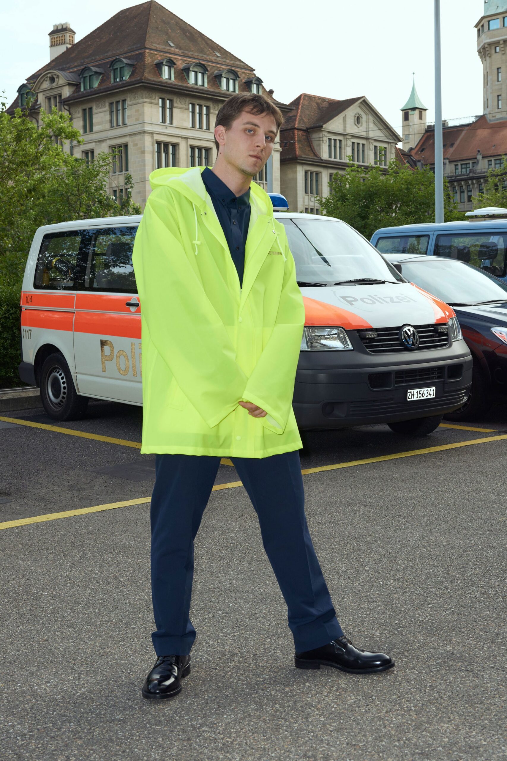 Vetements S/S 18 Menswear Look 1