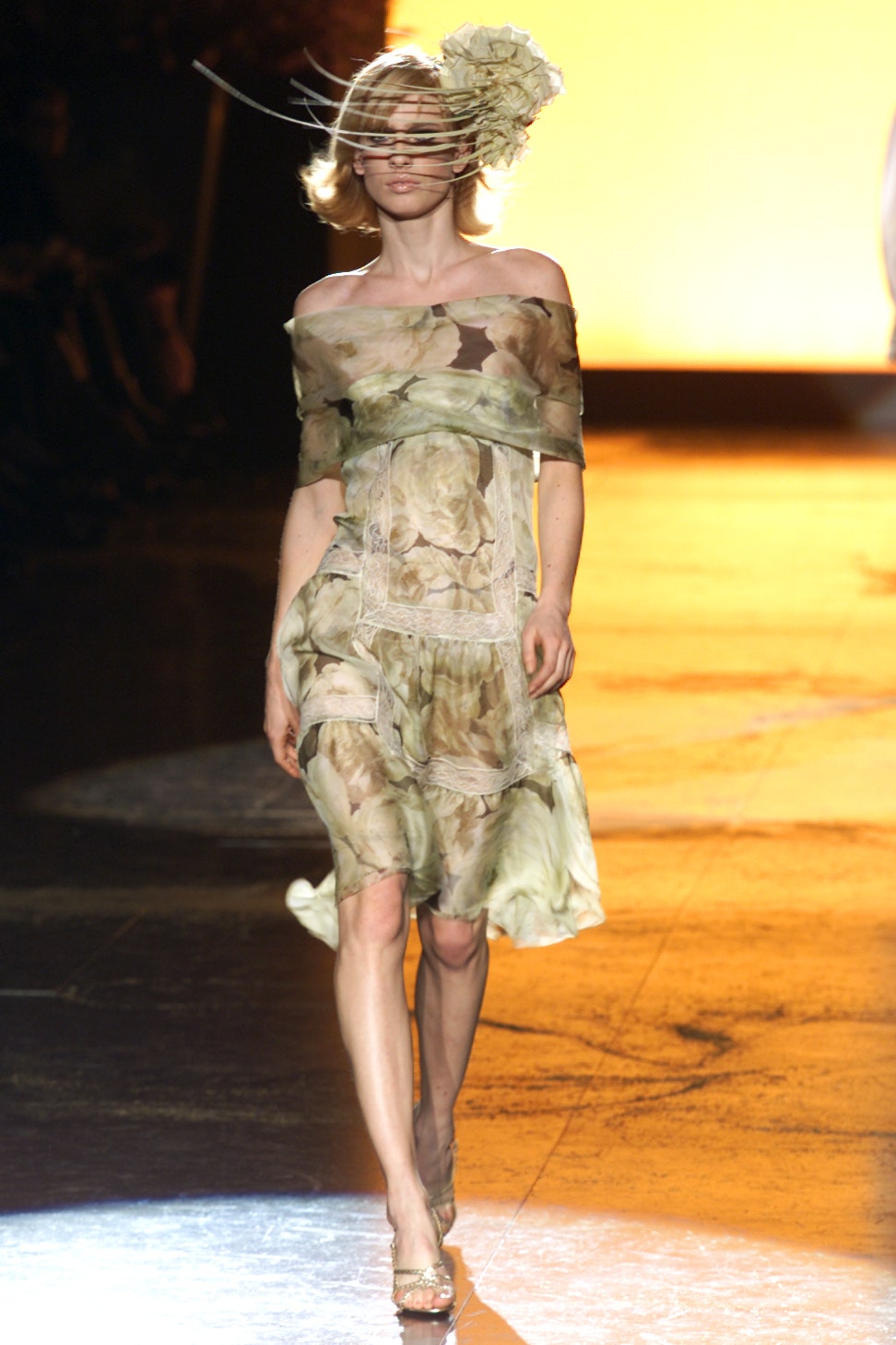 Valentino S/S 02 Couture Look 27