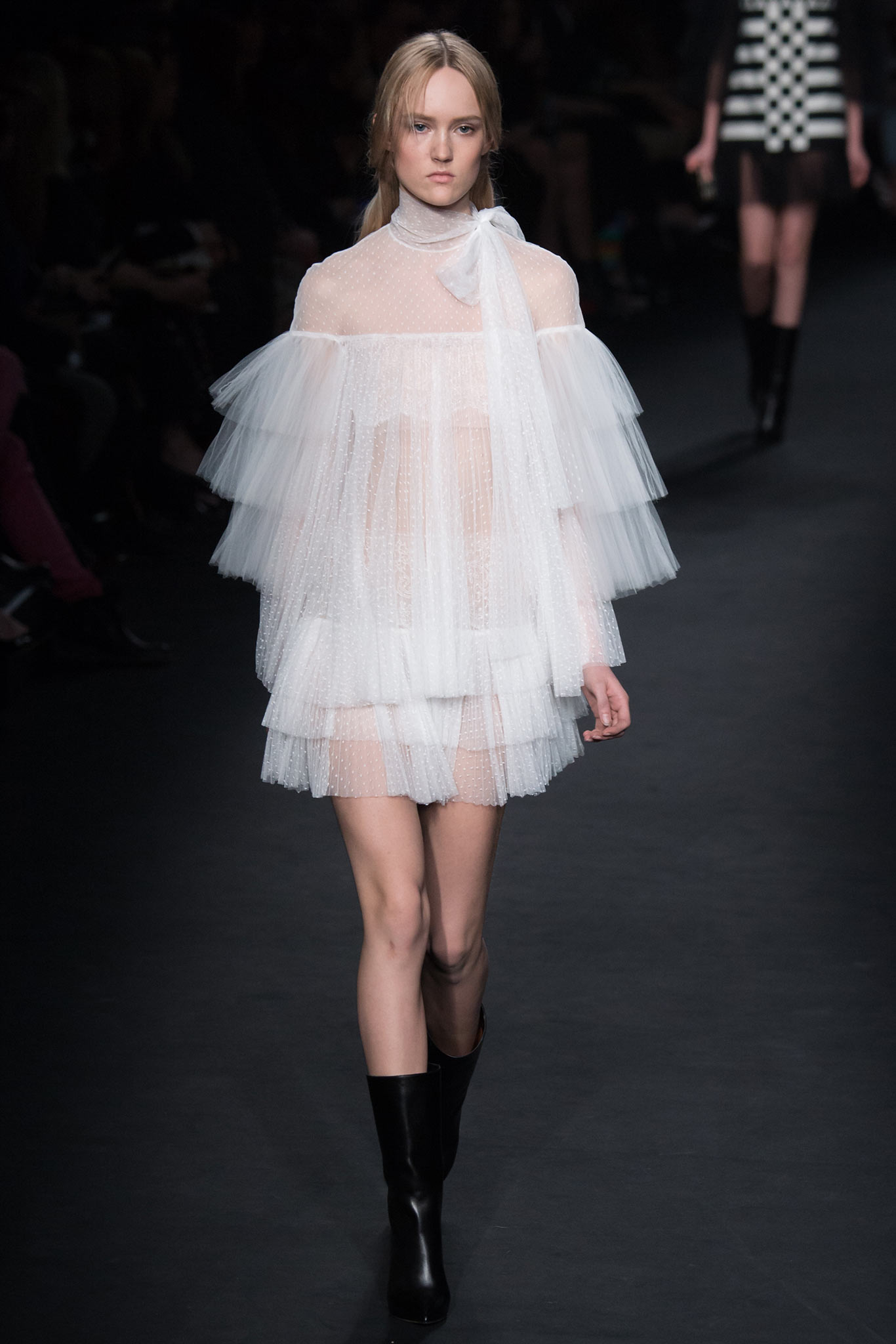 Valentino F/W 15 Look 43