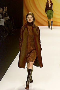 Vivienne Tam F/W 00 Look 39