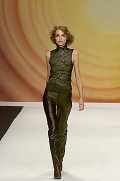Vivienne Tam F/W 00 Look 53
