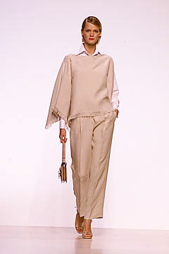 Valentino Spring 2001 Ready-to-Wear