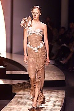 Valentino S/S 01 Couture Look 44