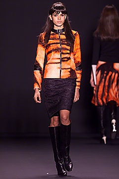 Vivienne Tam F/W 01 Look 19