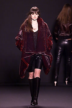 Vivienne Tam F/W 01 Look 25