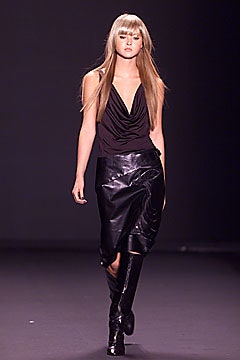 Vivienne Tam F/W 01 Look 32