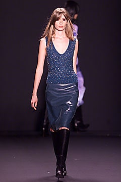 Vivienne Tam F/W 01 Look 42