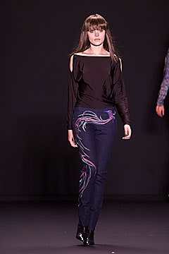 Vivienne Tam F/W 01 Look 55