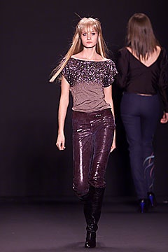 Vivienne Tam F/W 01 Look 57