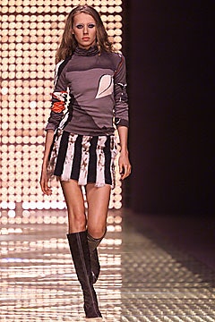 Versus Versace F/W 01 Look 28