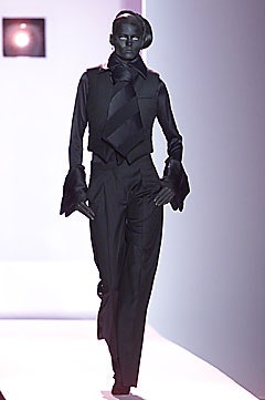 Viktor & Rolf F/W 01 Look 28