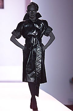 Viktor & Rolf F/W 01 Look 30