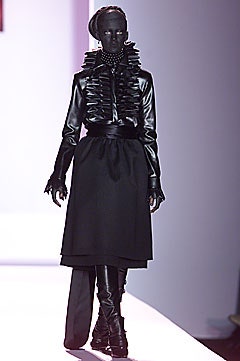 Viktor & Rolf F/W 01 Look 33