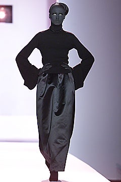 Viktor & Rolf F/W 01 Look 35