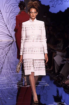 Valentino F/W 01 Couture Look 16