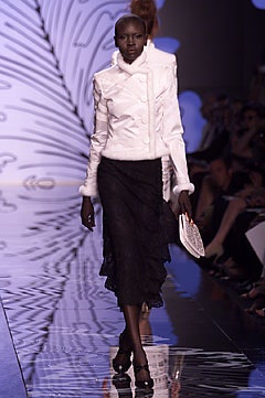 Valentino F/W 01 Couture Look 17