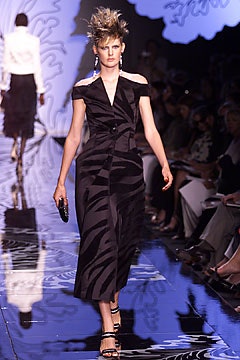 Valentino F/W 01 Couture Look 18