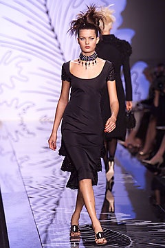 Valentino F/W 01 Couture Look 30