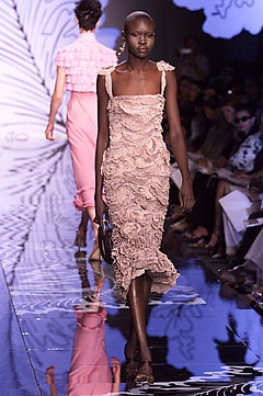 Valentino F/W 01 Couture Look 35