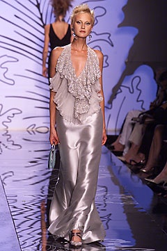 Valentino F/W 01 Couture Look 39