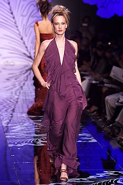 Valentino F/W 01 Couture Look 45