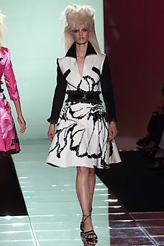 Versace F/W 01 Couture Look 9