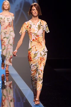 Valentino S/S 02 Look 32