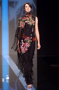 Valentino S/S 02 Look 72
