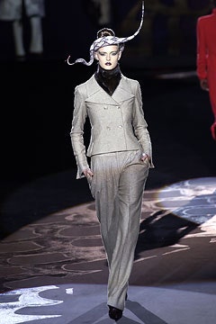 Valentino F/W 02 Couture Look 8