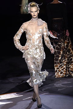 Valentino F/W 02 Couture Look 21