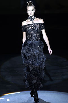 Valentino F/W 02 Couture Look 35