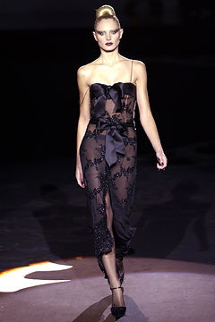 Valentino F/W 02 Couture Look 39