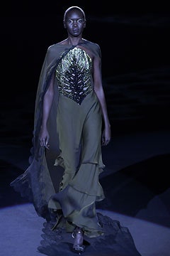 Valentino F/W 02 Couture Look 42