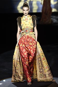 Valentino F/W 02 Couture Look 53