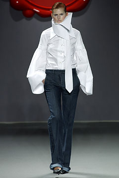 Viktor & Rolf F/W 03 Look 2