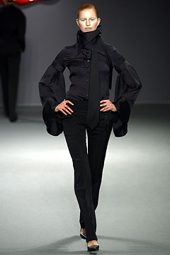 Viktor & Rolf F/W 03 Look 16