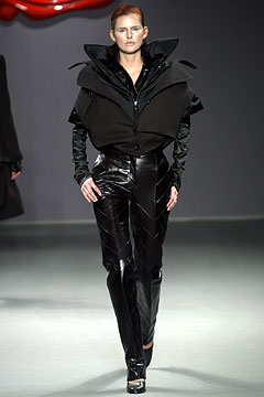 Viktor & Rolf F/W 03 Look 26
