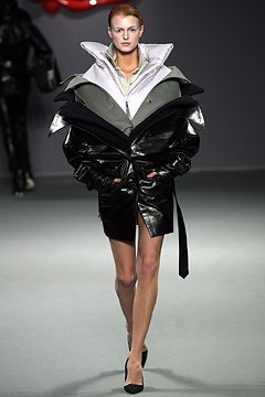 Viktor & Rolf F/W 03 Look 29