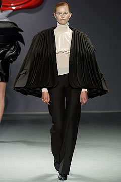 Viktor & Rolf F/W 03 Look 30