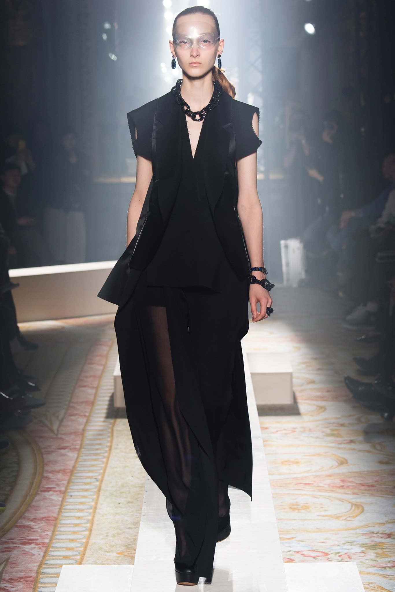 Undercover F/W 15 Look 35