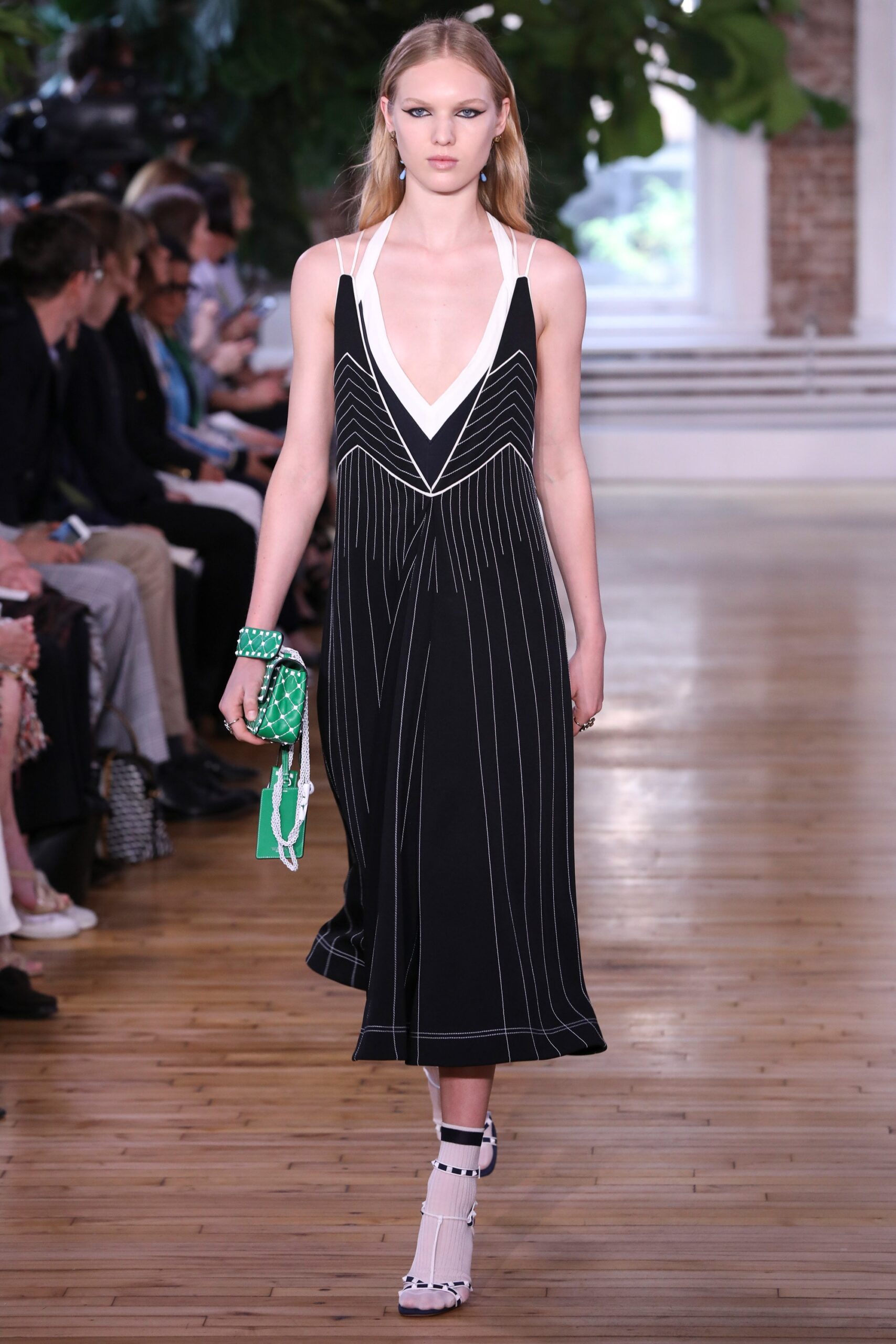 Valentino Resort 18 Look 2