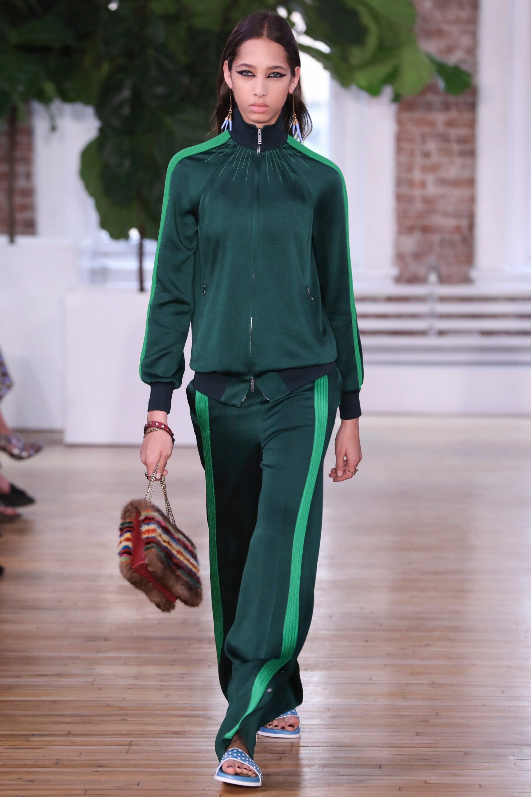 Valentino Resort 18 Look 17