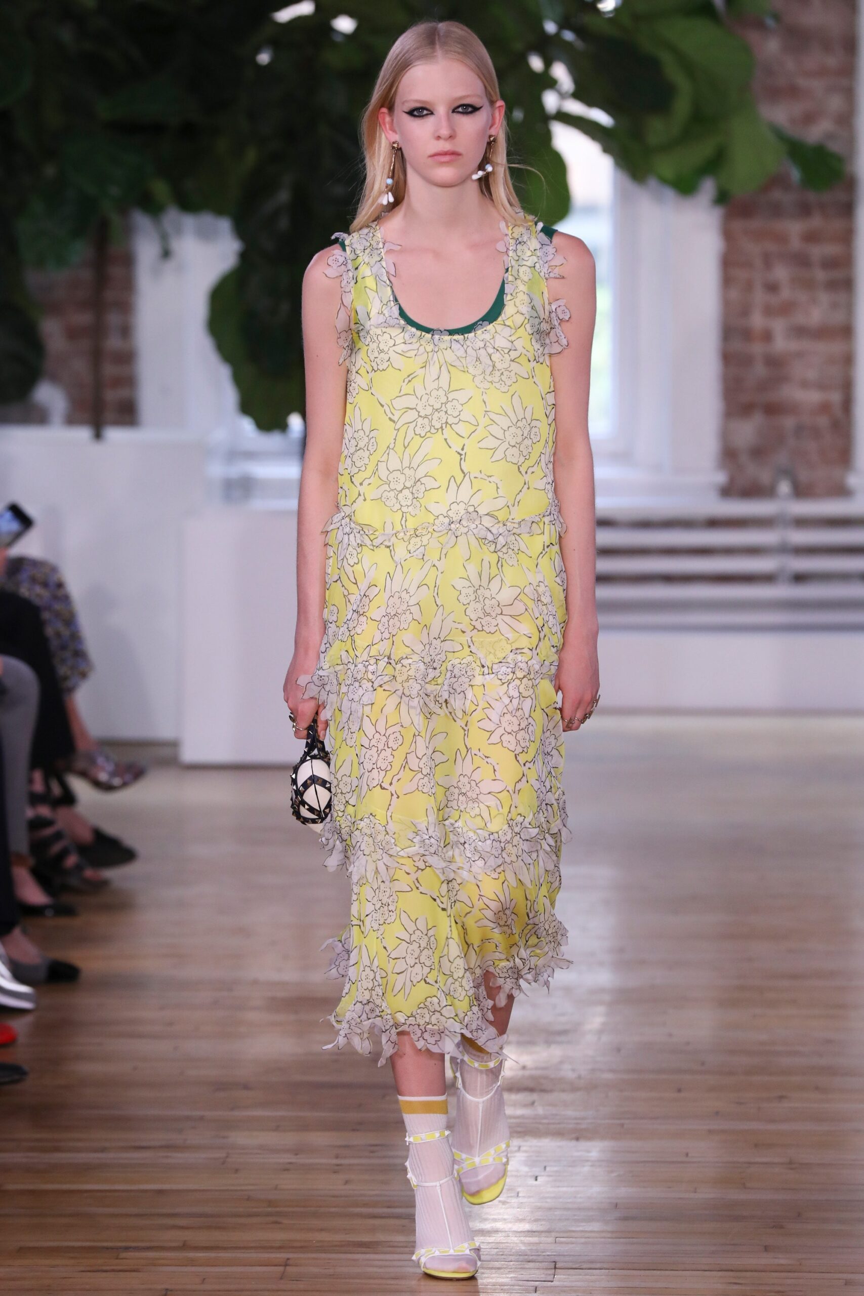 Valentino Resort 18 Look 52