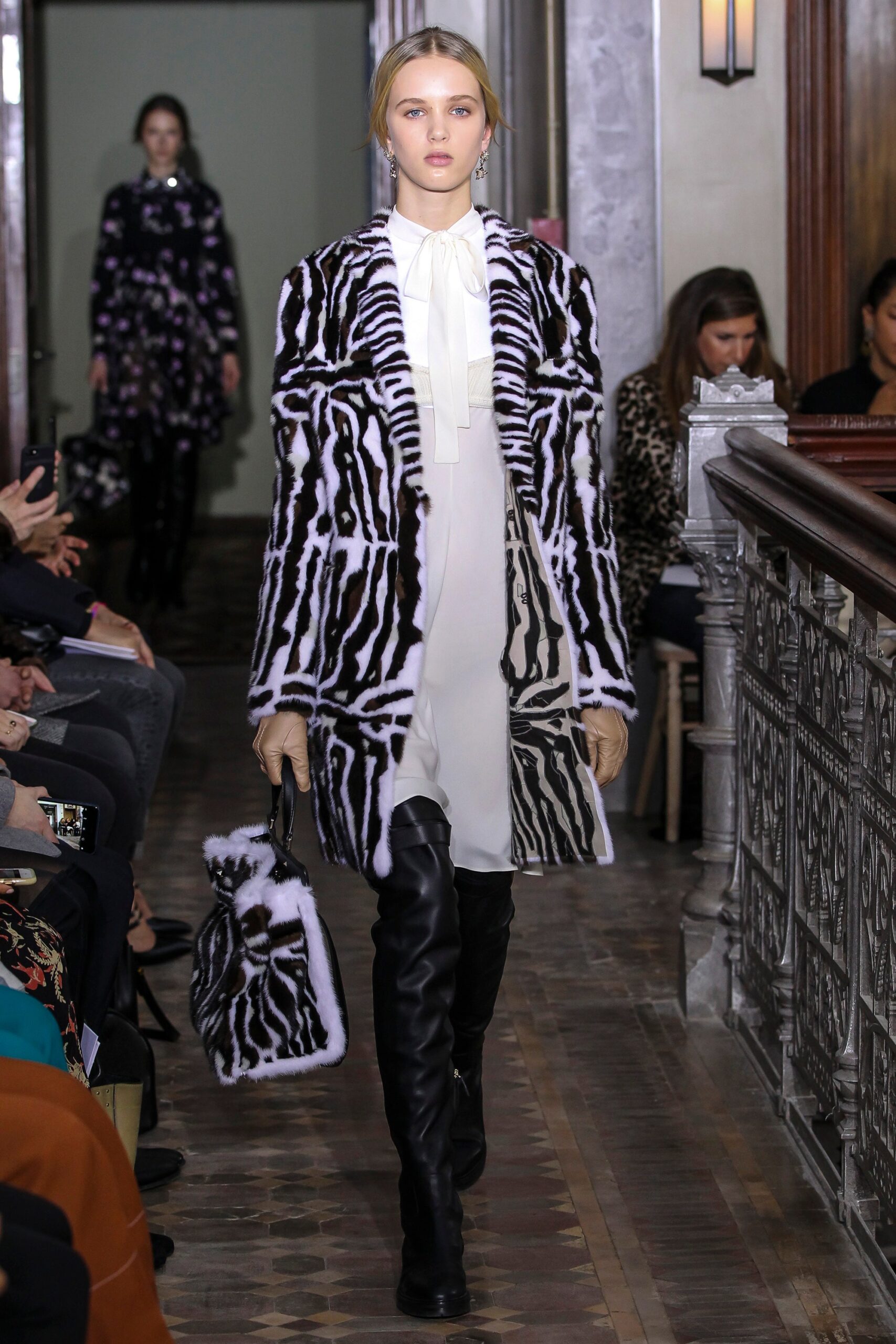 Valentino F/W 17 Look 9