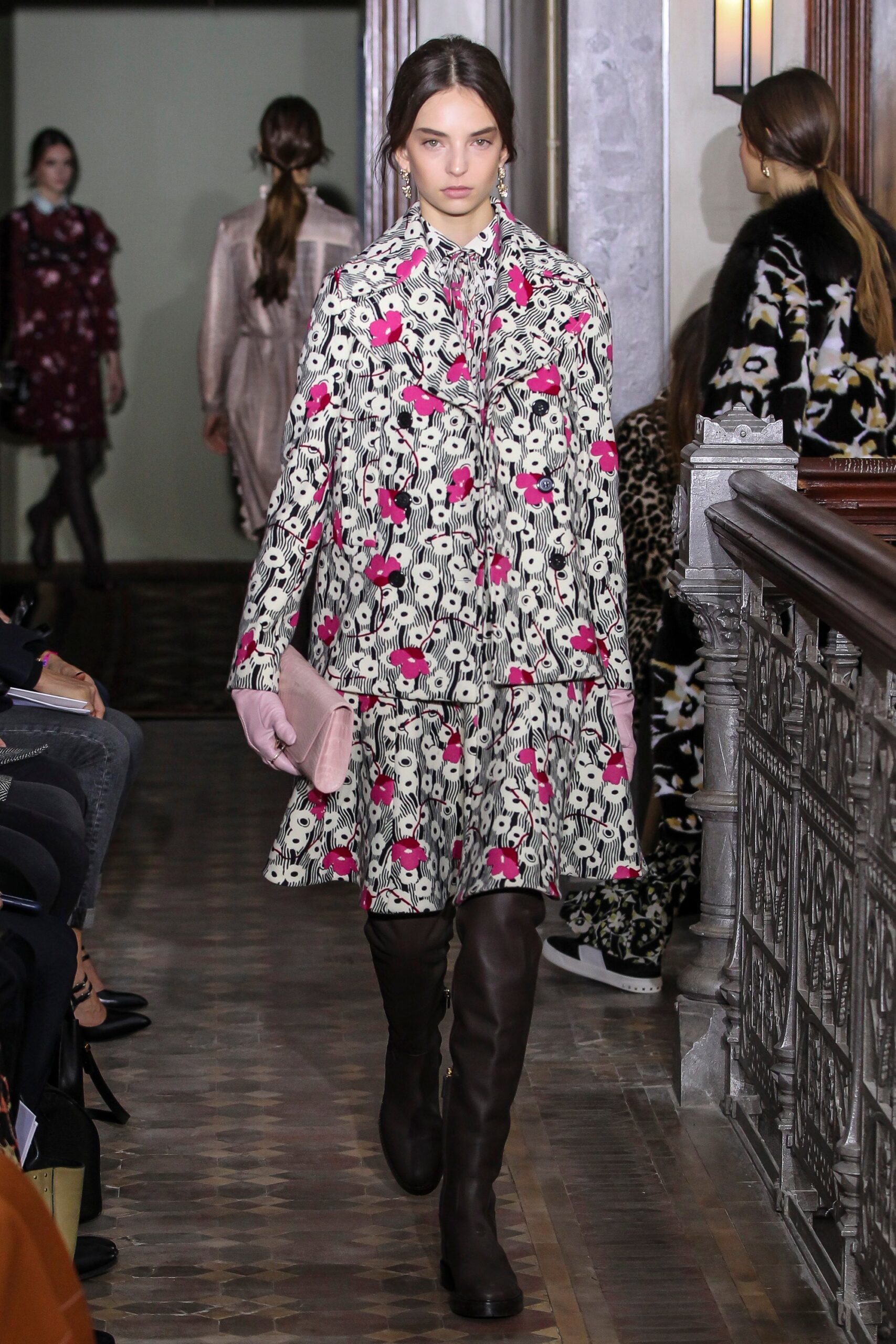 Valentino F/W 17 Look 16