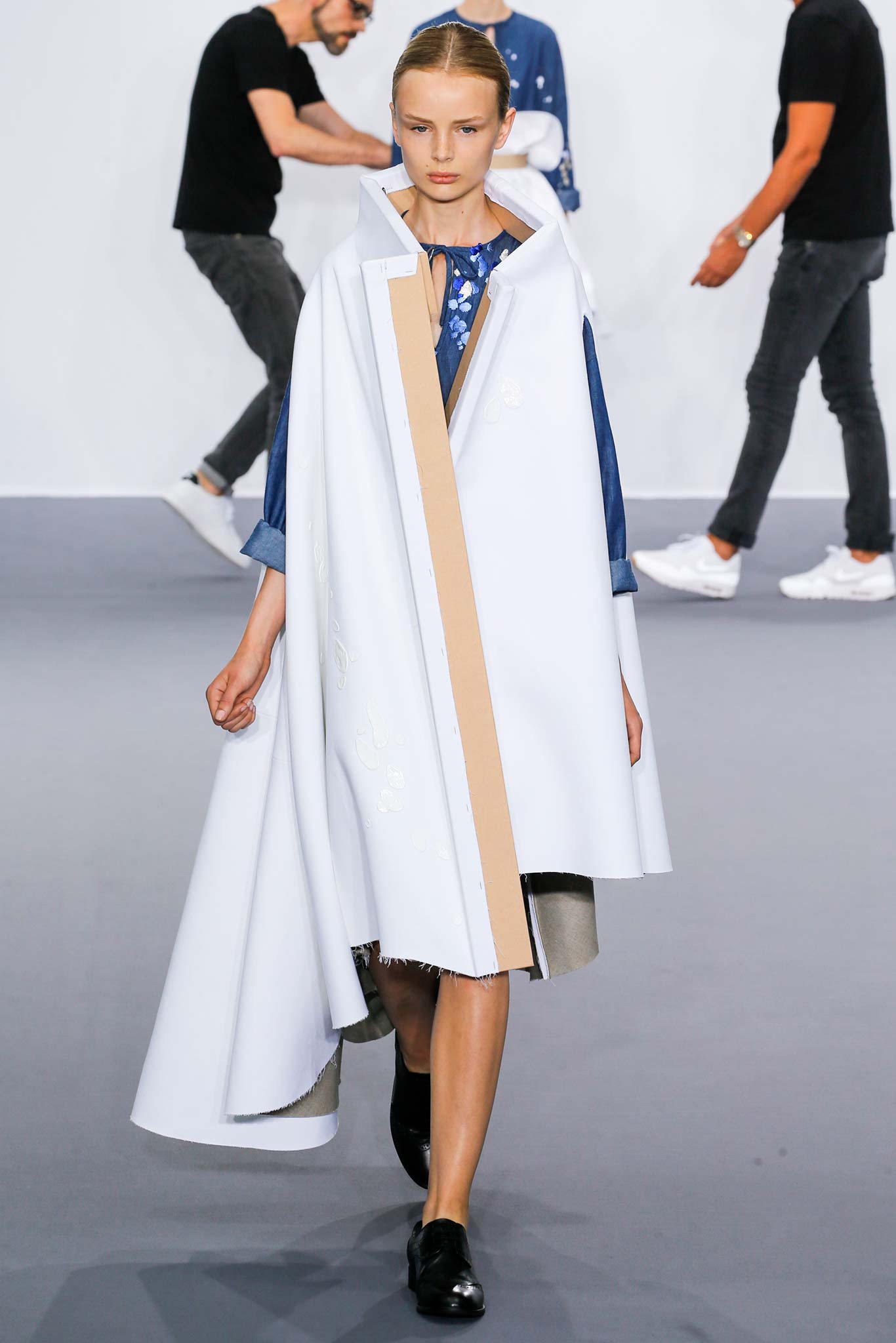 Viktor & Rolf F/W 15 Couture Look 2