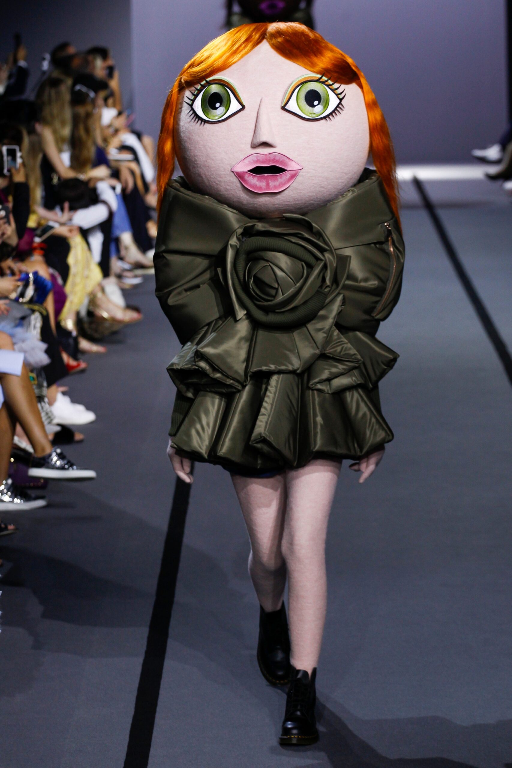 Viktor & Rolf F/W 17 Couture Look 1