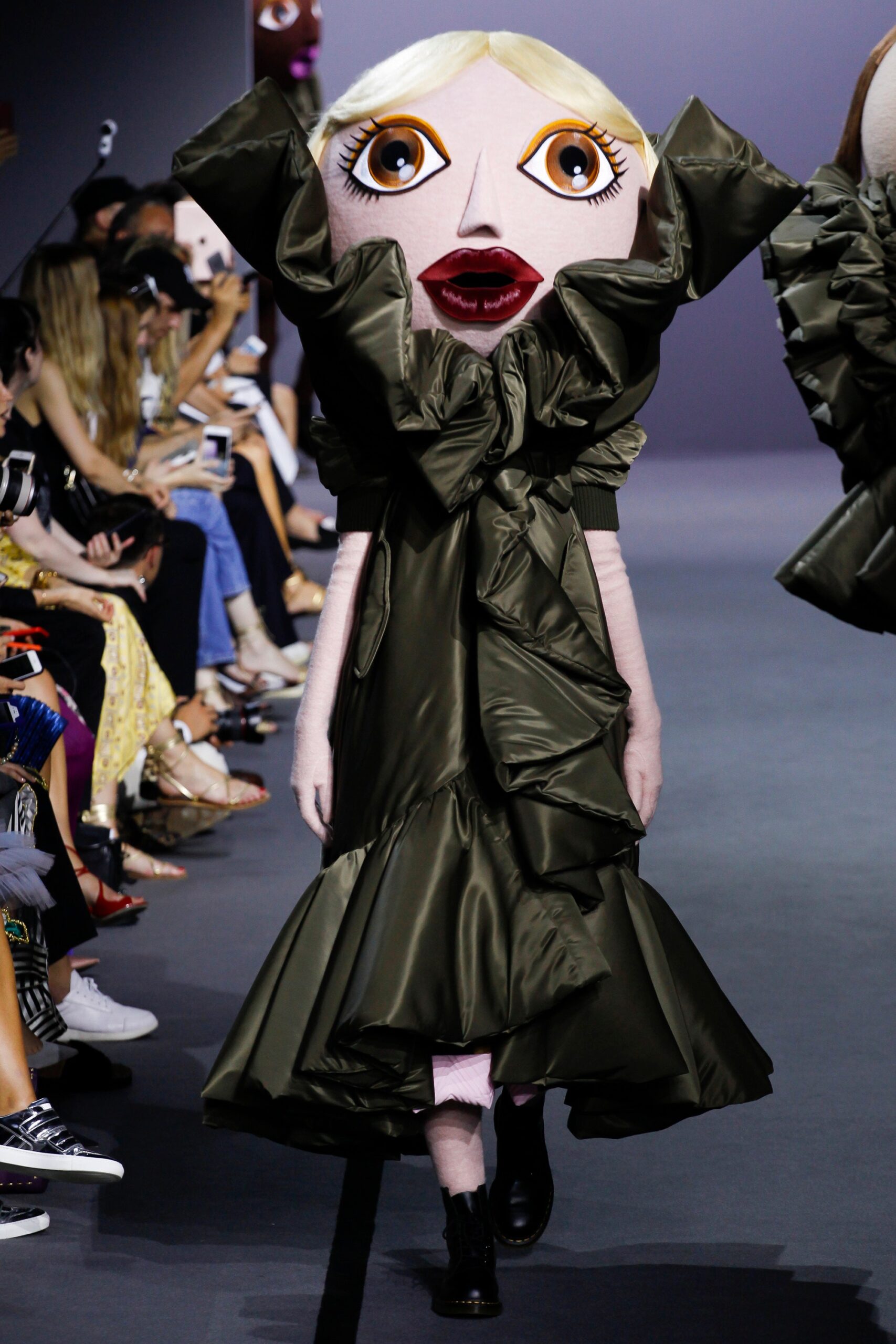 Viktor & Rolf F/W 17 Couture Look 4