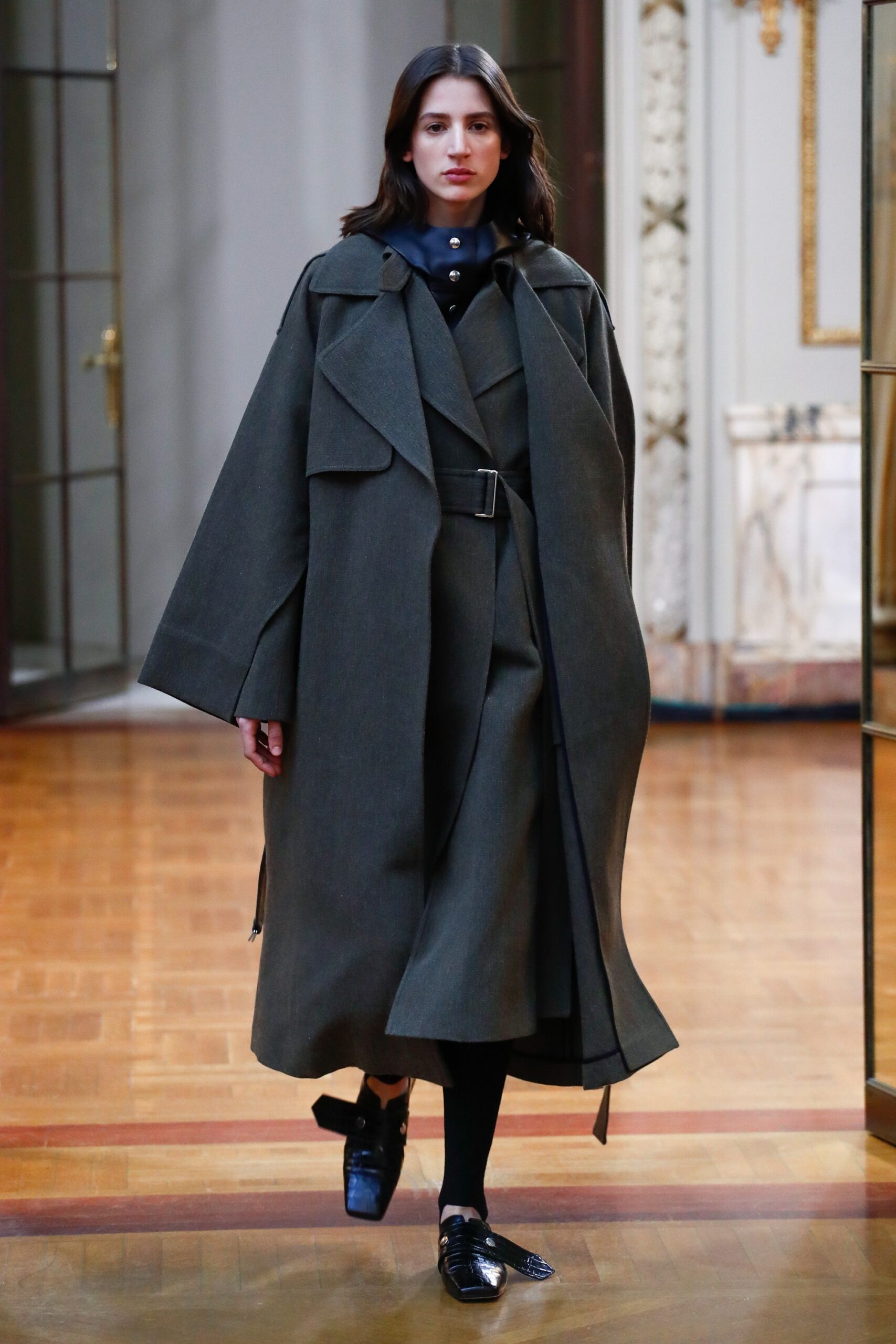 Victoria Beckham F/W 18 Look 1