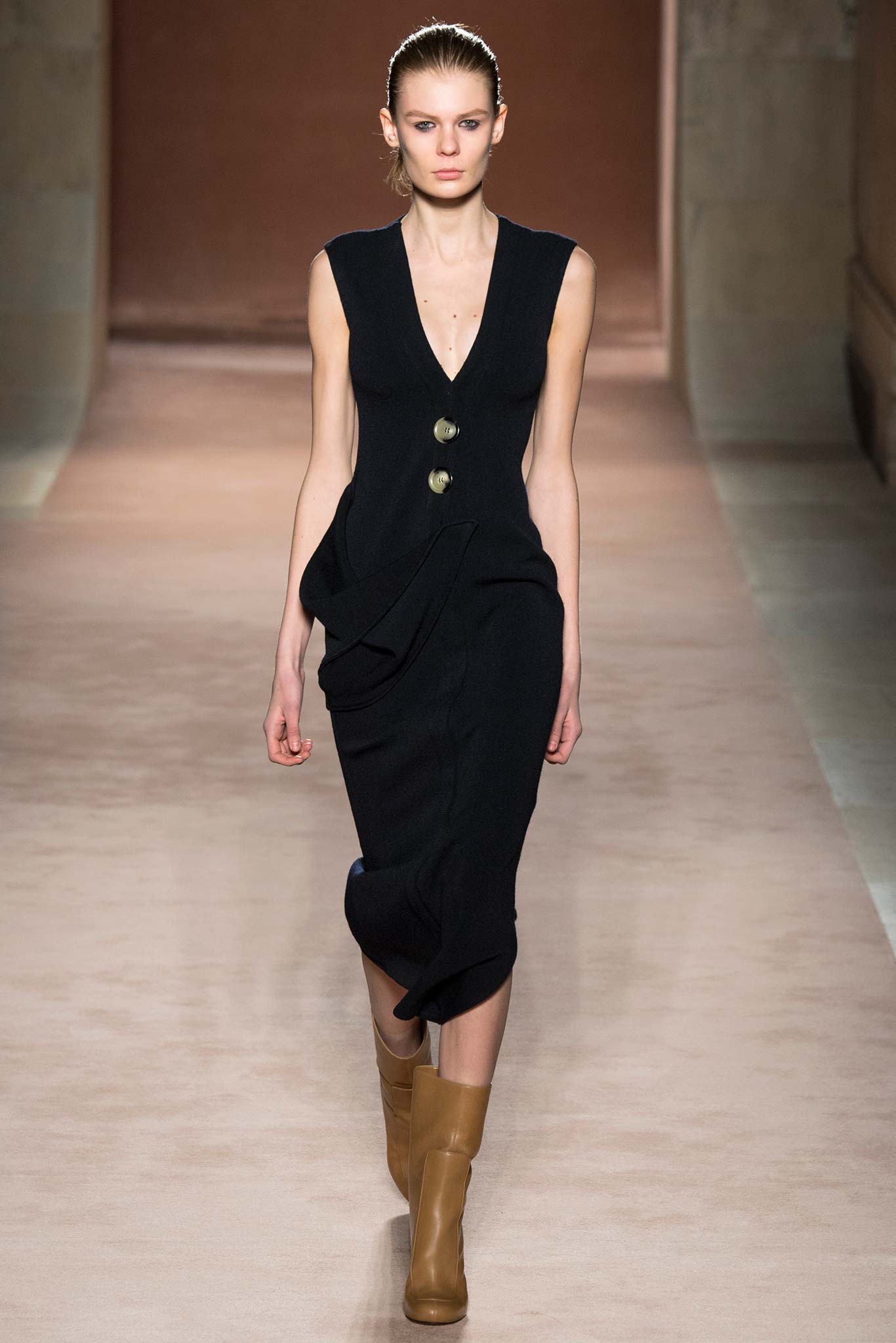 Victoria Beckham F/W 15 Look 1